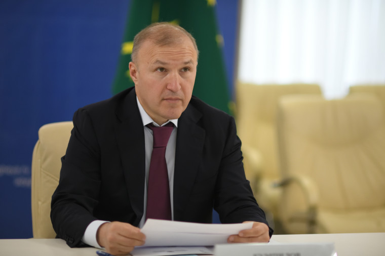 Главы Адыгеи Мурат Кумпилов принял участие в приеме граждан. Главы Адыгеи Мурат Кумпилов принял участие в приеме граждан.