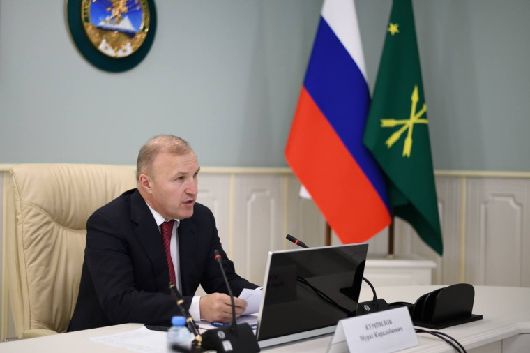 Мурат Кумпилов рассказал, что благодаря поддержке Президента России, Правительства страны регион получил такой действенный механизм, как индивидуальная программа социально-экономического развития Республики Адыгея.. Мурат Кумпилов рассказал, что благодаря поддержке Президента России, Правительства страны регион получил такой действенный механизм, как индивидуальная программа социально-экономического развития Республики Адыгея..