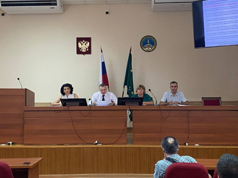 Заместитель министра сельского хозяйства Республики Адыгея Абрек Шеожев провел совещание с сельхозтоваропроизводителями Гиагинского района. Заместитель министра сельского хозяйства Республики Адыгея Абрек Шеожев провел совещание с сельхозтоваропроизводителями Гиагинского района.